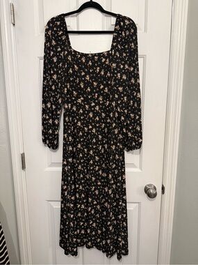 Carly Jean Los Angeles Black Floral Square-Neck Long Sleeve Midi Dress